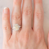 Anello a margherita e a goccia in platino con diamante centrale di 1.26ct e diamanti laterali (0.45ctw)
