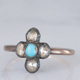 Anel antigo em forma de flor, em ouro amarelo 14K e prata, com turquesa e diamantes lapidados em rosa (aproximadamente 0.50 ct), final do século XIX.