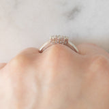Trilogie vintage en or blanc 9 carats avec diamants (0.25 ct environ)