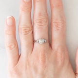 Solitario Art Déco a forma di cuore in oro giallo 18K e platino con diamante (0.03ct ca.), anni ‘20/‘30