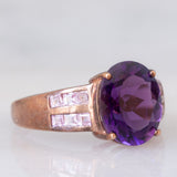 Anello da cocktail vintage in oro rosa 9K con ametista (3.30ct ca.) e zaffiri rosa sintetici (0.53ctw)