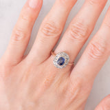 Anello a margherita antico in oro giallo 18K e argento con zaffiro e diamanti di taglio rosetta, anni ‘10/‘20