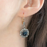 Orecchini pendenti antichi in oro giallo 18K e argento con zaffiri (5ctw ca.) e diamanti di taglio vecchia miniera (1ctw ca.), primi del ‘900