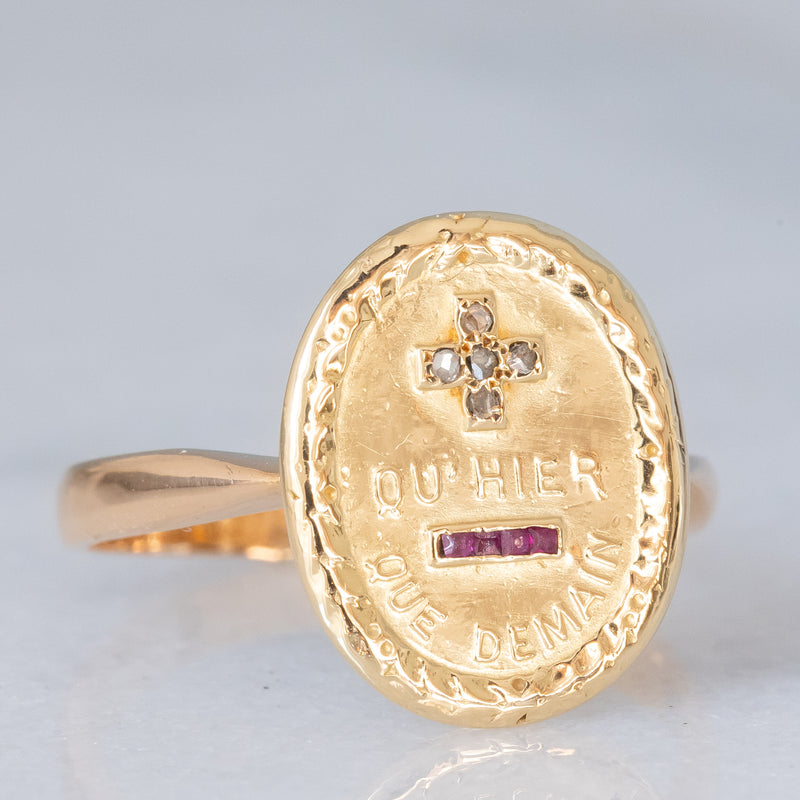 Anello “Plus qu’hier moins que demain” vintage in oro giallo 18K con diamanti e rubini