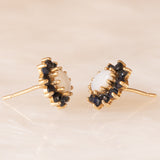 Boucles d'oreilles vintage en forme de fleur en or jaune 9 carats avec saphirs (environ 0.40 ct au total) et opales (environ 0.30 ct au total), années 80