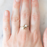 Trilogy vintage in oro giallo 9K con perle bianche e diamante di taglio huit-huit, anni ‘50/‘60