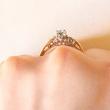 Anello vintage in oro giallo 9K con topazio azzurro (0.40ct ca.) e diamanti (0.07ctw ca.)