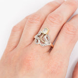 Anello antico in oro giallo e rosa 18K e argento con diamanti (0.40ctw ca.), anni ‘20