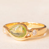 Vintage 18K yellow gold ring with peridot (0.75ct approx.) and diamonds (0.06ctw approx.), 70s/80s