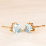 Vintage-Ohrringe mit hellem Herz aus 9-karätigem Gelbgold mit blauem Topas (ca. 1 ctw)