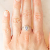 Anello a margherita in oro bianco 9K con tanzanite (0.30ct ca.) e diamanti (0.15ctw ca.), anni ‘90