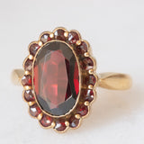 Anello a margherita vintage in oro giallo 8K con granati (2.60ct ca.), anni ‘50/‘60
