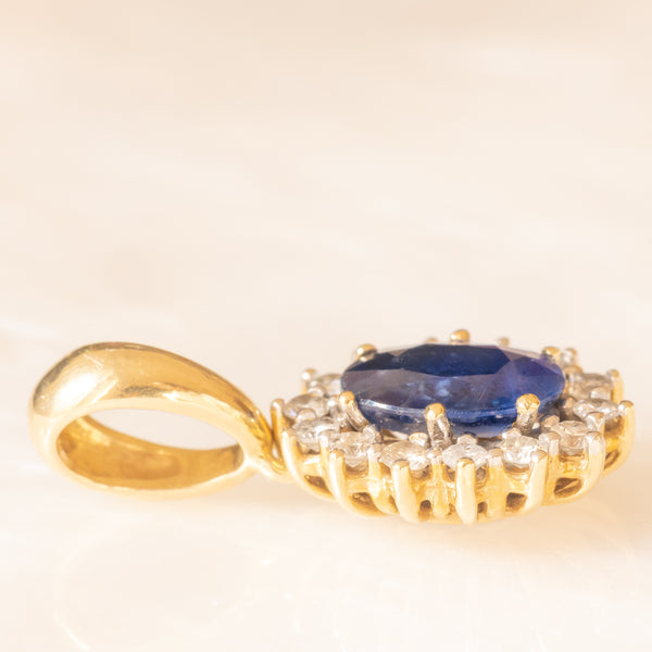 Ciondolo a margherita vintage in oro giallo 14K con zaffiro (1.20ct ca.) e diamanti di taglio brillante (0.28ctw ca.), anni ‘70