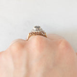 Bague marguerite vintage en or jaune et blanc 9 carats avec saphir (environ 1 ct) et diamants (environ 0.22 ct au total), 1989