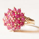 Vintage-Blumenring aus 9-karätigem Gelbgold mit synthetischen Rubinen (ca. 1 Karat), 70er/80er Jahre