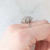 Anello a fiocco di neve vintage in oro bianco 18K con diamanti di taglio brillante (1.33ctw ca.), anni ‘70