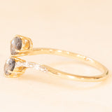 Moderner Contrarier-Ring aus 10 Karat Gelb- und Weißgold mit Spinellen (ca. 0.90 ctw) und Diamanten, Jahr 2016