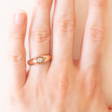 Antiker Solitärring aus 14-karätigem Gelbgold mit Diamant im alten Minenschliff (ca. 0.10 ct), 40er Jahre