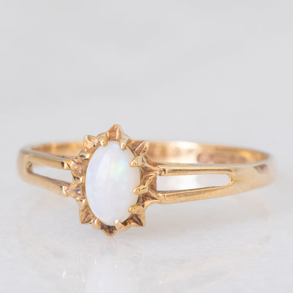 Solitario vintage in oro giallo 9K con opale (0.25ct ca.), anno 1982