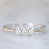 Trilogie vintage en or blanc 9 carats avec diamants (0.25 ct environ)