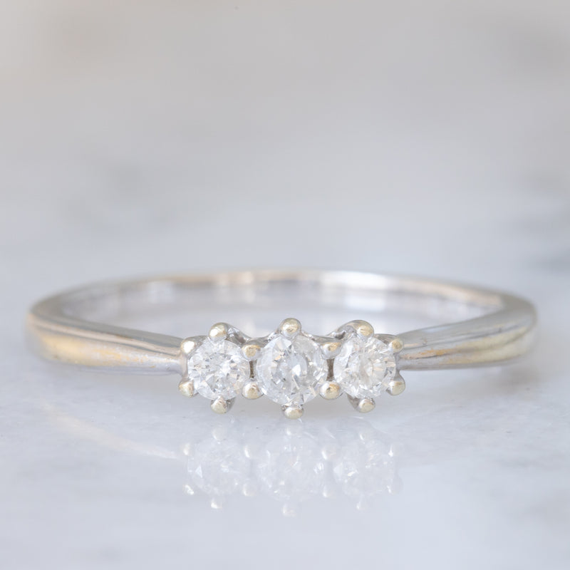 Trilogy vintage in oro bianco 9K con diamanti (0.25ctw ca.)