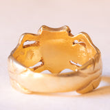 Bague vintage en or jaune 18 carats décorée d'un bouclier et de deux sirènes, 60