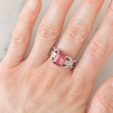 Anello da cocktail vintage in platino con tormalina rosa (3.25ct) e diamanti (0.77ctw), anni ‘70/‘80