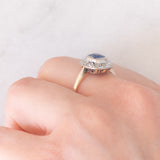 Anello a margherita antico in oro giallo 18K e argento con zaffiro e diamanti di taglio rosetta, anni ‘10/‘20