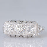 Anel Art Déco em ouro branco 14K com diamantes de lapidação antiga europeia (aprox. 0.90 ct), década de 30.