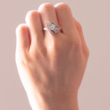 Антикварное кольцо из белого золота 18 карат с бриллиантами (центры старой шахтной огранки, общий вес около 2 карат), 40-е гг.