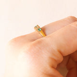 Veretta vintage in oro giallo 9K con smeraldi (0.12ctw ca.) e diamanti, anno 1977
