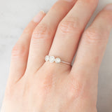 Vintage-Trilogie aus 14 Karat Weißgold mit Diamanten im Brillantschliff (ca. 0.26 Karat), 90er Jahre