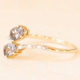 Moderner Contrarier-Ring aus 10 Karat Gelb- und Weißgold mit Spinellen (ca. 0.90 ctw) und Diamanten, Jahr 2016