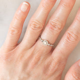 Anello a margherita vintage regolabile in platino con diamanti (0.20ctw), anni ‘90