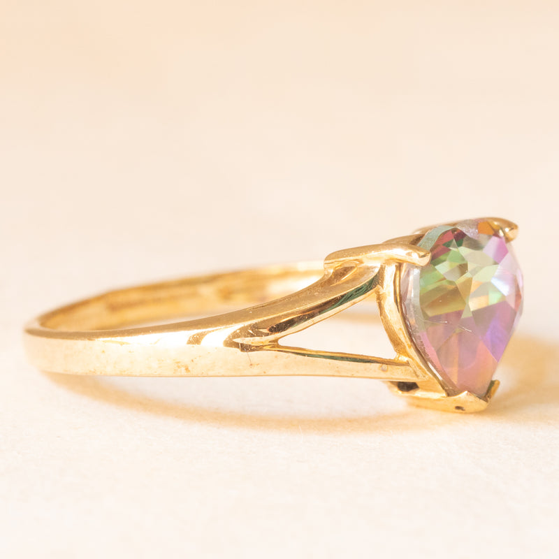 Anello vintage in oro giallo 9K con topazio mistico di taglio a cuore (2ct ca.), anni ‘90/‘2000
