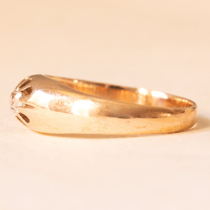 Anello solitario antico in oro giallo 14K con diamante di taglio vecchia miniera (0.10ct ca.), anni ‘40