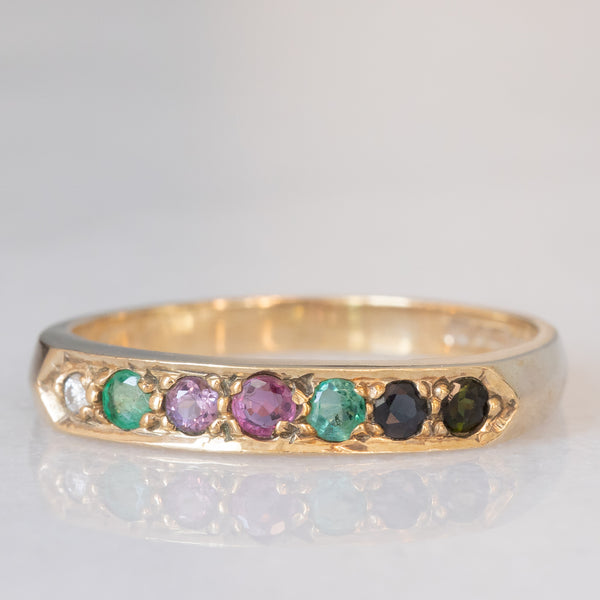 Anello “DEAREST” vintage in oro giallo 9K con diamante, smeraldi, ametista, rubino, zaffiro e tormalina, anno 1994