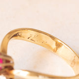 Ring aus 14-karätigem Gelb- und Weißgold mit synthetischem Rubin (ca. 0.90 ct) und Diamanten im Brillantschliff (ca. 0.50 ctw), 20er Jahre