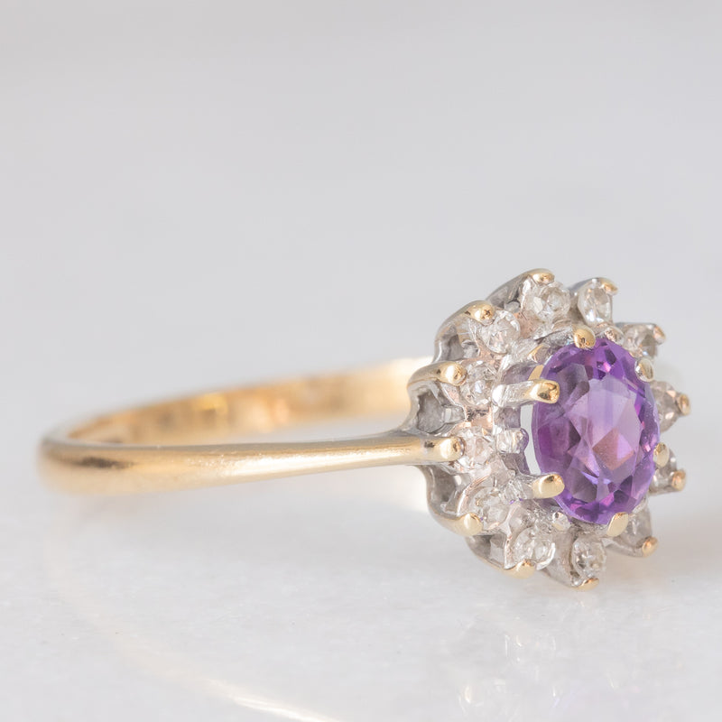 Anello a margherita in oro giallo 9K con ametista (0.35ct ca.) e diamanti (0.06ctw ca.), anno 1987
