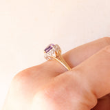 Anello a margherita in oro giallo e bianco 9K con ametista di taglio a cuore (0.70ct ca.) e diamanti (0.18ctw ca.), anno 2003