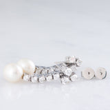 Orecchini pendenti vintage in oro bianco 14K con perle bianche e diamanti di taglio brillante (1.30ctw ca.), anni ‘70/‘80