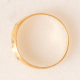 Anello gypsy vintage in oro giallo 14K con zaffiro (0.10ct ca.) e diamanti di taglio rosetta (0.04ctw ca.), anni ‘40/‘50