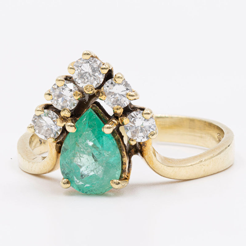 Anello vintage in oro giallo 14K con smeraldo (0.80ct ca.) e diamanti di taglio brillante (0.38ctw ca.), anni ‘60/‘70