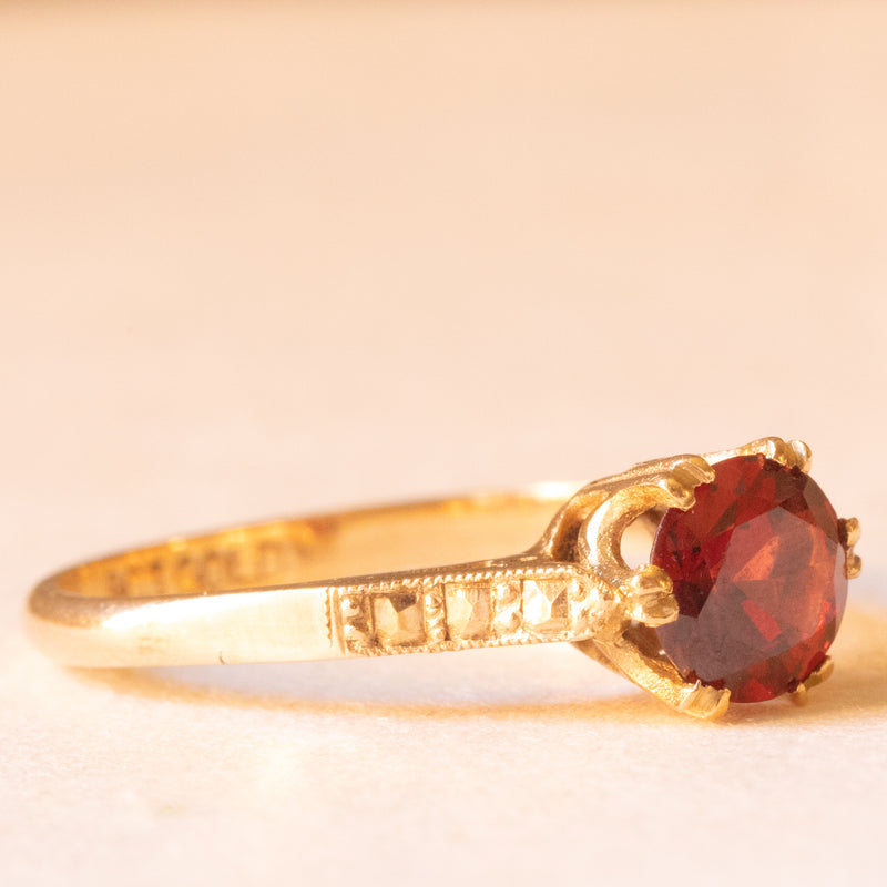 Solitario vintage in oro giallo 9K con granato (1ct ca.), anni ‘50