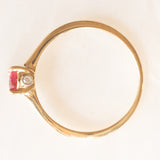 Anello vintage in oro giallo 10K con spinello rosa sintetico (0.30ct ca.) e diamanti