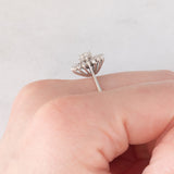 Anello a margherita in oro bianco 18K con diamanti (0.32ctw ca.), anni ‘70