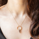 Gioiello vintage 2 in 1 e convertibile da anello a ciondolo in oro giallo e bianco 14K con rubini (0.12ctw ca.) e diamanti di taglio brillante (0.32ctw ca.), anni ‘70/‘80