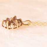 Vintage-Halskette mit Kette aus 9-karätigem Gelbgold und Blumenanhänger aus 9-karätigem Gelbgold mit Quarz und Diamanten