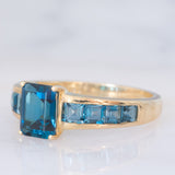 Anello vintage in oro giallo 9K e topazi azzurri (2.80ctw ca.), anni ‘90
