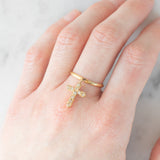 Anello vintage in oro giallo 18K con pendente a croce con diamanti di taglio brillante (0.30ctw), anni ‘90